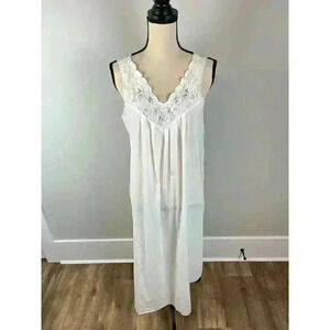Vtg Sara Beth Embroidered Floral White Maxi Nightgown Cottagecore lace Size M